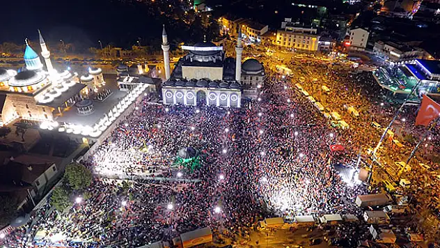 Mevlana Meydanı 'Demokrasi Meydanı' Oldu