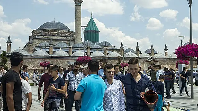 Mevlana Müzesi'nde ramazan yoğunluğu