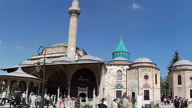Mevlana Müzesi'ndeki inşaatta kemik kalıntıları ve mezar kapak taşları bulundu