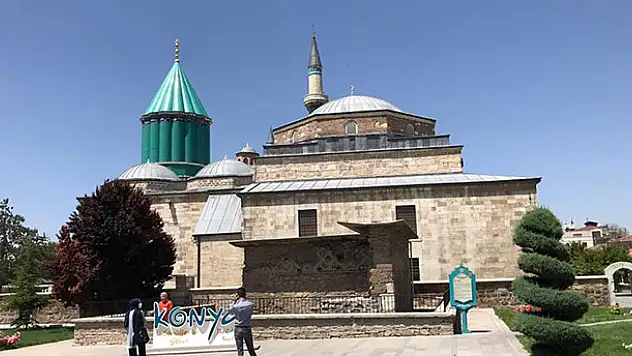 Mevlana Müzesi uzun aradan sonra yeniden ziyaretçilerini ağırlıyor