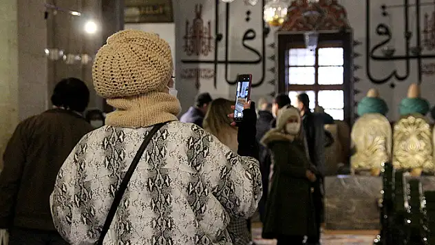 Mevlana Müzesi yerli ve yabancı ziyaretçilerle doldu