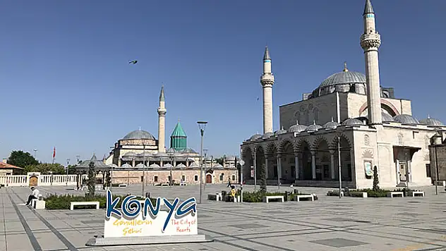 Mevlana'nın dergahında koronavirüs sessizliği
