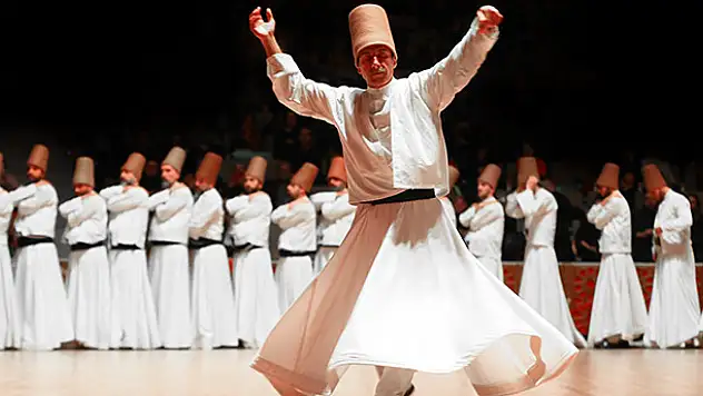 Mevlana'nın 'gel' çağrısını yüzyıllardır yaşatanlar