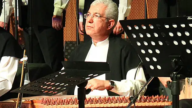 Mevlana'nın 'Gel' sözünü beste yaptı