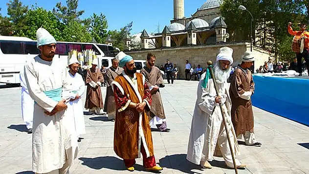 Mevlana'nın Konya'ya gelişinin 787. yıl dönümü
