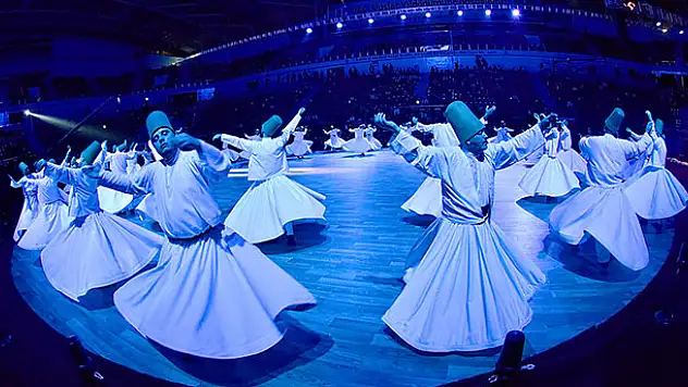 Mevlana törenlerine  ilgi gidereke artıyor