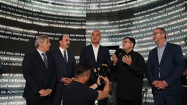 Mevlana'nın Engin Evreni Dijital Sanatla Buluştu
