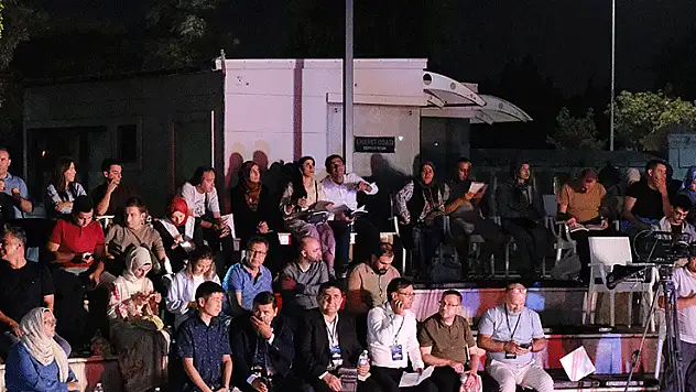 Mevlana'nın şehri Konya'da ruha dokunan program