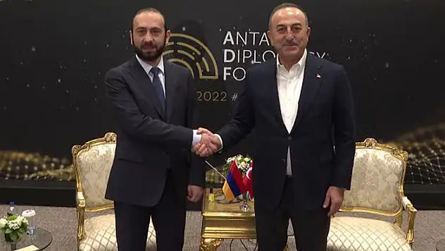 Mevlüt Çavuşoğlu, Ermeni mevkidaşı Ararat Mirzoyan ile görüştü