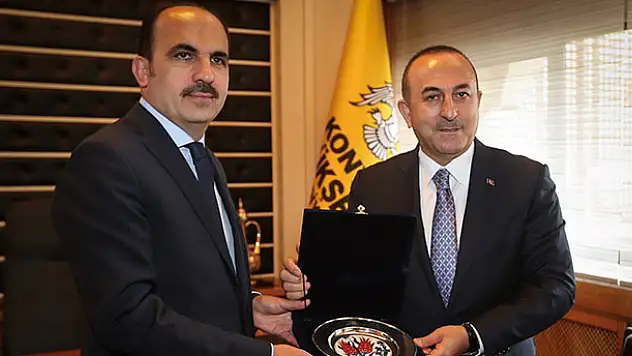 Mevlüt Çavuşoğlu Konya Büyükşehir Belediyesi'ni ziyaret etti