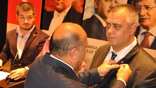 MHP'den istifa edip 150 kişiyle beraber AK Parti'den üye oldu