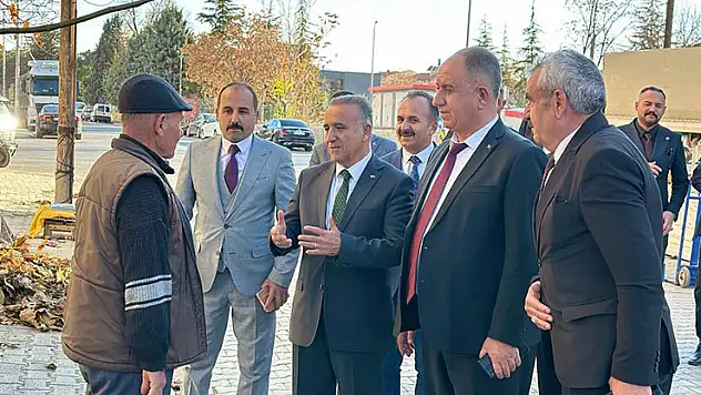 MHP İl Başkanlığı Konya'da sıkılmadık el bırakmıyor