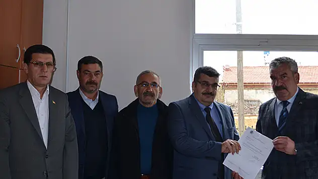 MHP Ilgın İlçe Başkanı Ok mazbatasını aldı