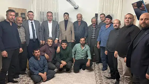 MHP, Konya'da sıkılmadık el bırakmıyor