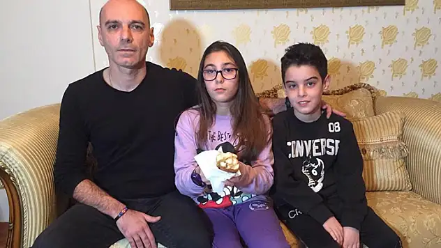 Mide bulandıran görüntü! Ekmek arası tırtıl