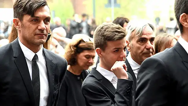 Milan'ın efsane ismi Paolo Maldini ve oğlunda Kovid-19 çıktı