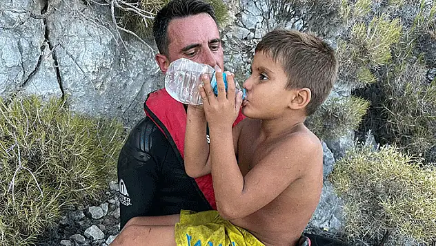 Milas açıklarında alabora olan teknedeki 2 çocuk kurtarıldı