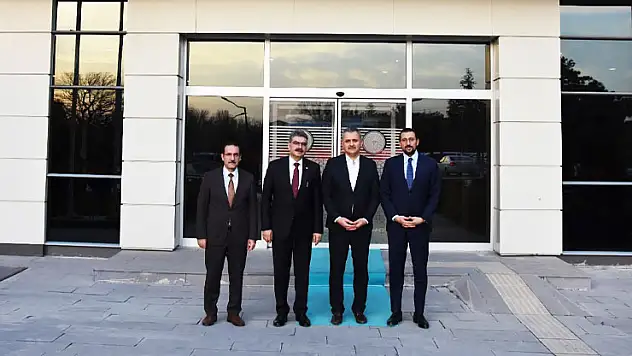 Milletvekili Erdem ve Başdanışman Akış'tan Sağlık Müdürlüğüne ziyaret
