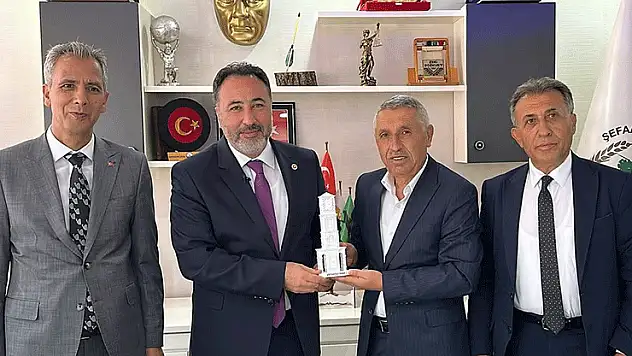 Milletvekili Özer'den Başkan Bozkurt'a ziyaret