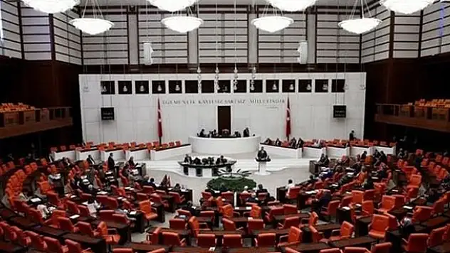 Milletvekilleri bol bol tatil yaptı