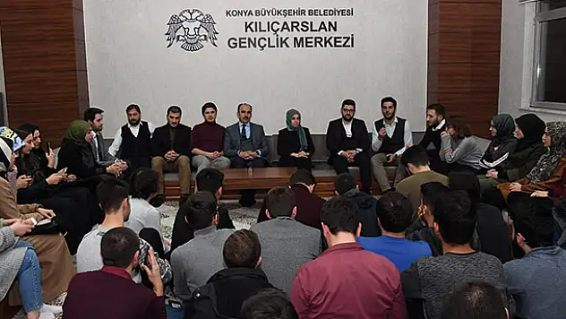 Milletvekilleri gençlerle buluştu
