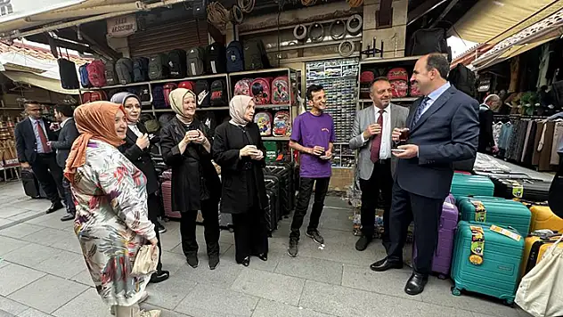 Milletvekilleri ve Başkan Altay Bedesten esnafını ziyaret etti
