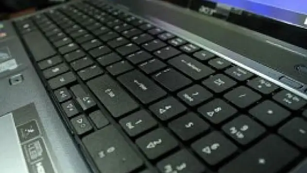 Milletvekillerine 'F' klavye laptop