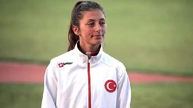 Milli atlet Emine Hatun, Valencia'da en iyi derecesini koştu
