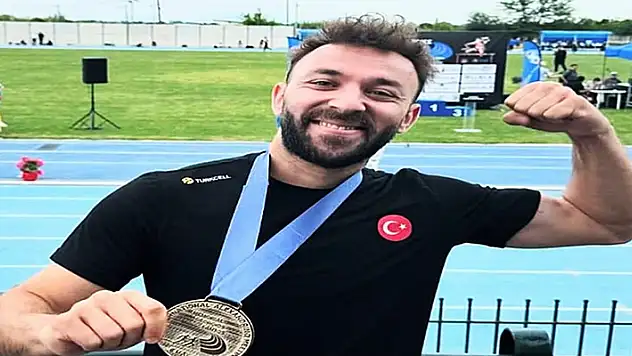 Milli atlet Necati Er, Yunanistan'da altın madalya kazandı
