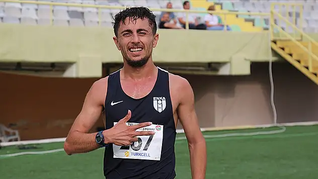 Milli atlet Salih Korkmaz, 5 bin metre yürüyüşte Türkiye rekorunu geliştirdi
