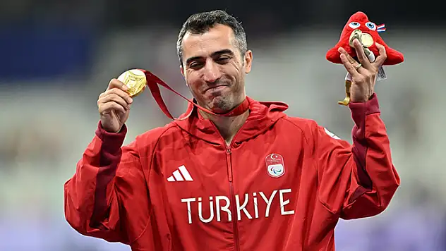 Milli atlet Serkan Yıldırım'ın altın madalyası geri alındı
