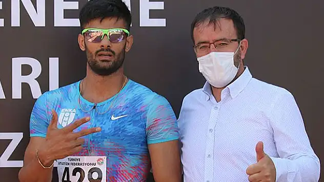 Milli atlet Sinan Ören'den Olimpik Deneme Yarışması'nda Türkiye rekoru