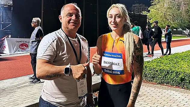 Milli atlet Tuğba Danışmaz, Dubai'deki turnuvada altın madalya kazandı
