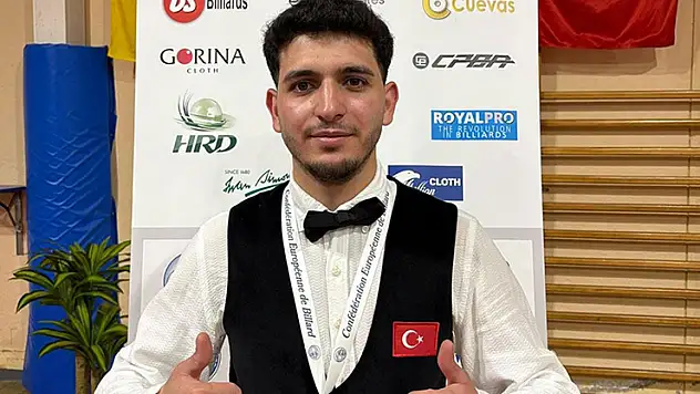 Milli bilardocu Mustafa Oğuz Ceylan'dan 3 Bant Avrupa Şampiyonası'nda gümüş madalya