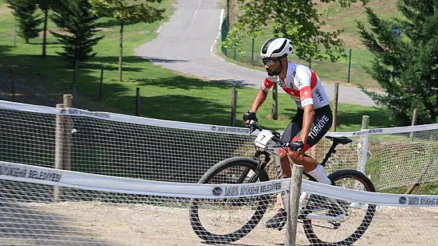 Milli bisikletçi Burak Başer'in pedalına 2026 Dünya Şampiyonası ayarı