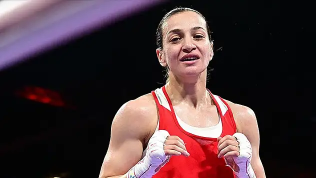 Milli boksör Buse Naz Çakıroğlu, Paris 2024'te madalyayı garantiledi

