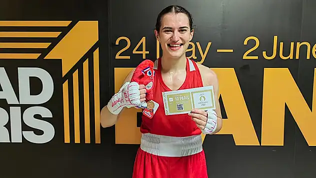 Milli boksör Esra Yıldız Kahraman, olimpiyatlara kota aldı

