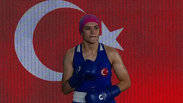 Milli boksör Esra Yıldız Kahraman, Olimpiyat Oyunları'nda bronz madalya kazandı

