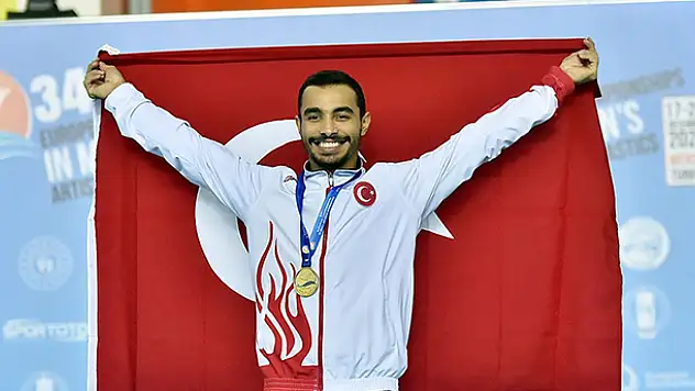 Milli cimnastikçi Ferhat Arıcan, Avrupa şampiyonu oldu