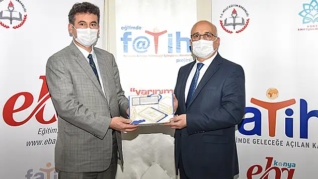 Milli Eğitim Bakanlığının gönderdiği tablet bilgisayarlar Konya'daki öğrencilere ulaştırılmaya başlandı