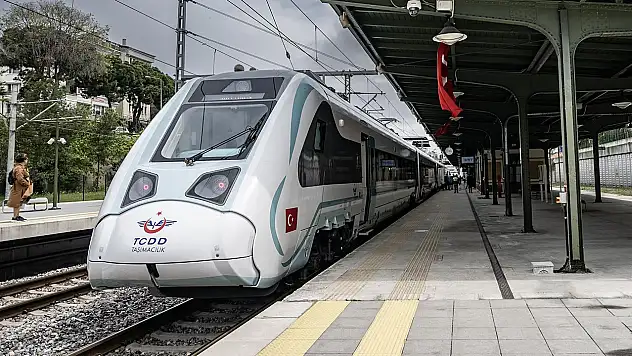 Milli elektrikli tren yolculu seferlerine başlıyor