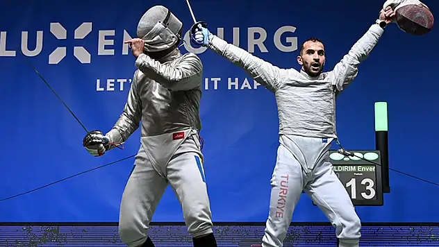 Milli eskrimci Enver Yıldırım, Paris kotası aldı
