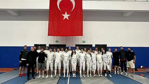 Milli Eskrimciler Konya'da kampa girdi