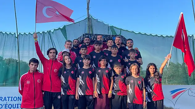 Milli geleneksel atlı okçular, Fransa'da 7'si altın 18 madalya kazandı
