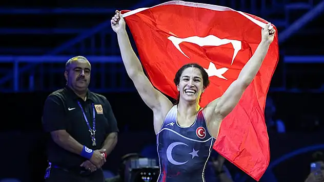 Milli güreşçi Buse Tosun Çavuşoğlu dünya şampiyonu oldu
