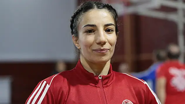 Milli güreşçi Evin Demirhan Yavuz, Avrupa Şampiyonası'nda gümüş madalya kazandı
