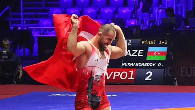 Milli güreşçi Feyzullah Aktürk, Avrupa şampiyonu oldu
