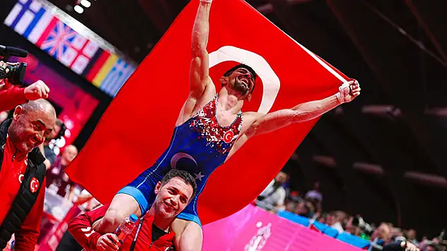 Milli güreşçi Kerem Kamal ikinci Avrupa şampiyonluğunu elde etti