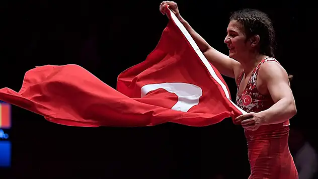 Milli güreşçi Nesrin Baş tarihe geçti