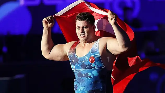 Milli güreşçi Rıza Kayaalp 12. kez Avrupa şampiyonu oldu
